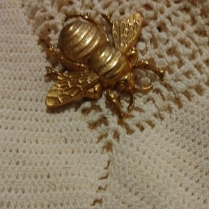Bumblebee brooch
